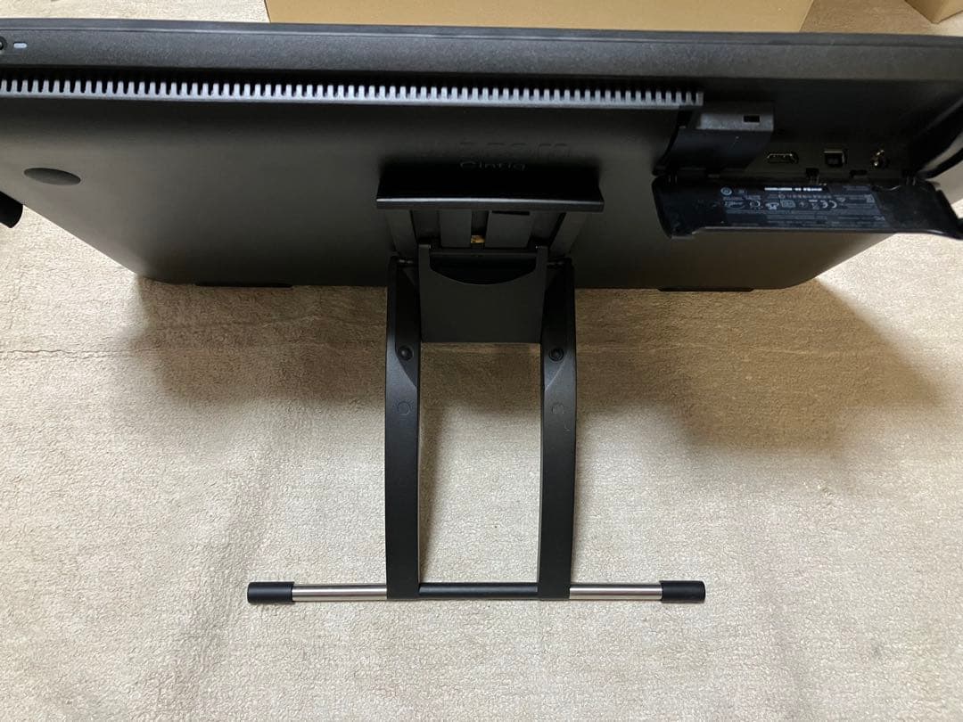 【あん】WACOM Cintiq 22 (DTK2260K0D)