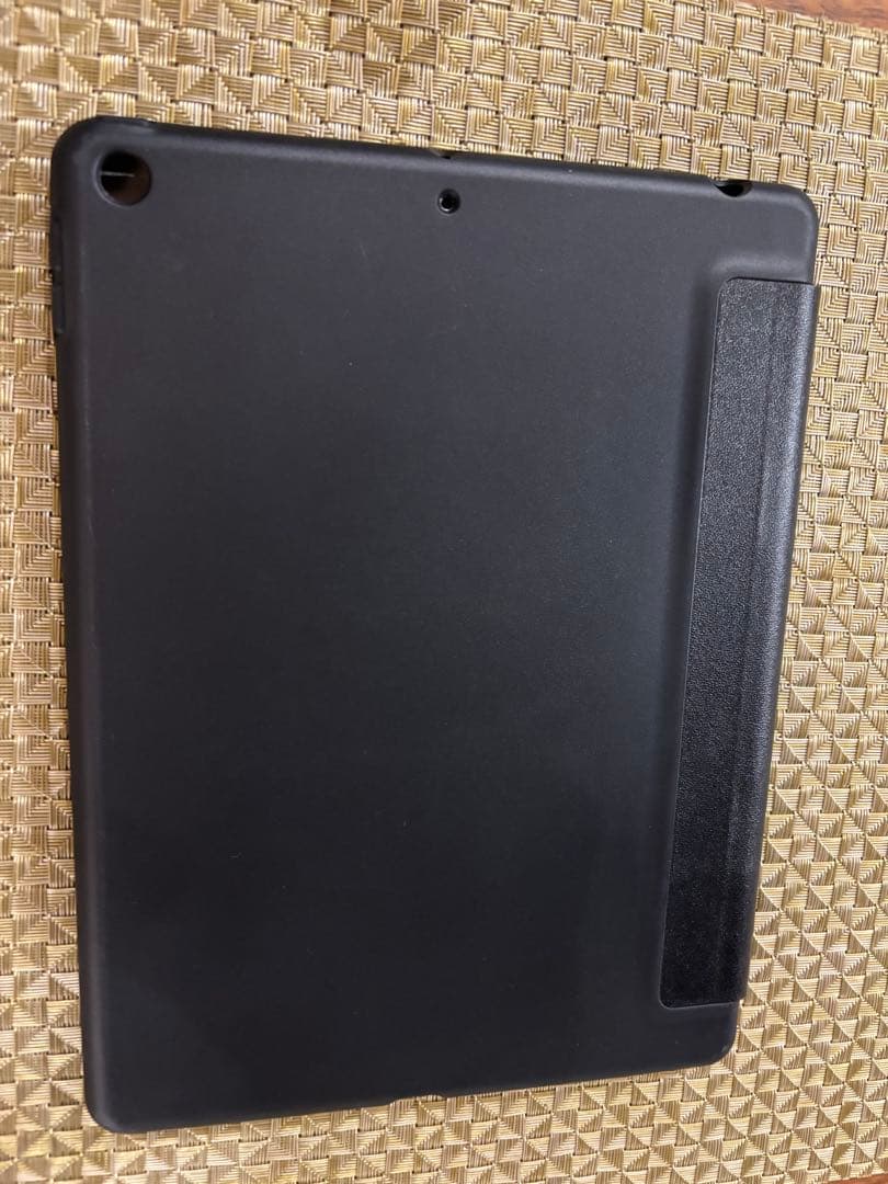 新品未使用 第9世代 Apple iPad シルバー 本体 箱付き