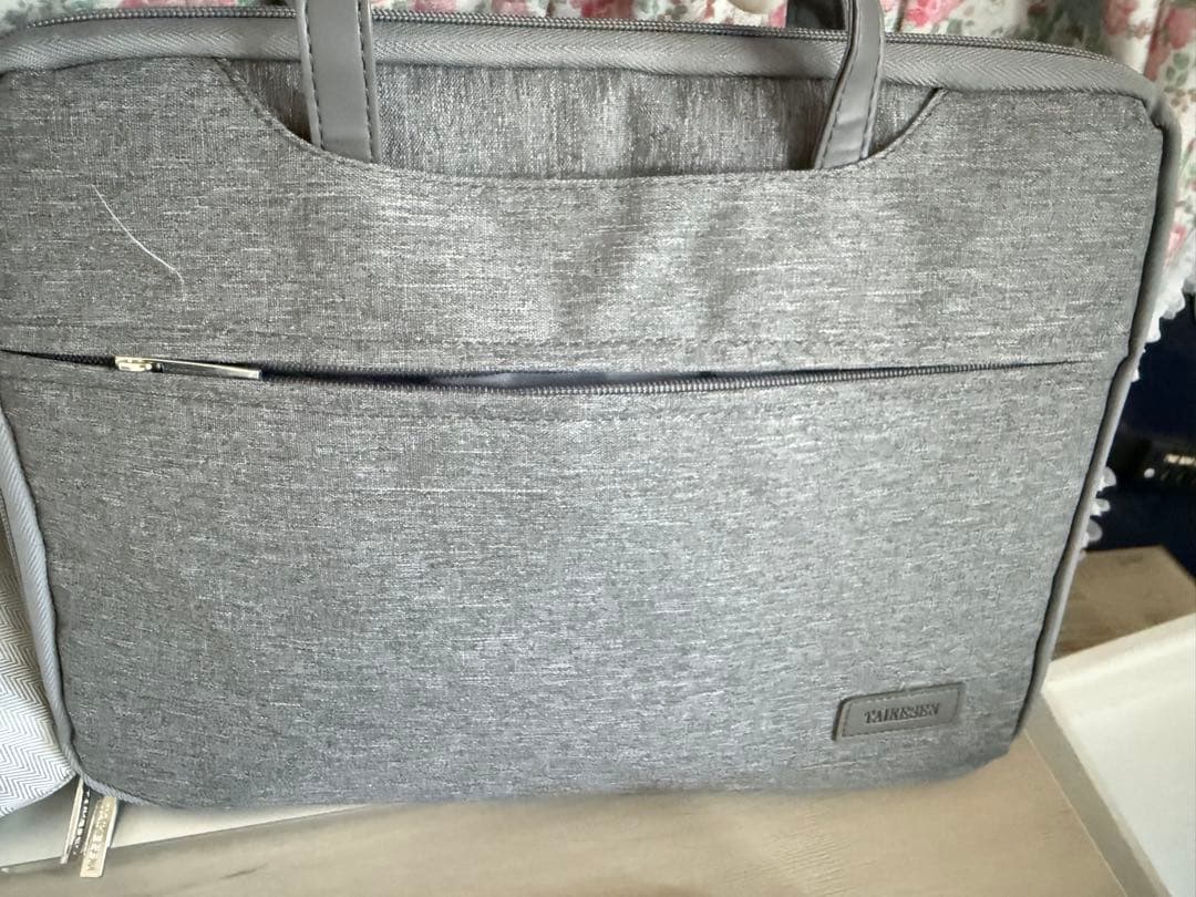 M2 MacBook Air 13.6インチ　8GB 256SSD