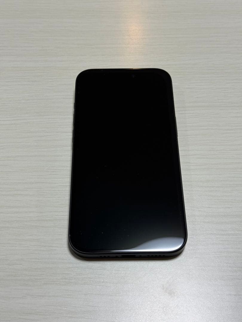 iPhone15 256gb 背面割れ有り　バッテリー89%