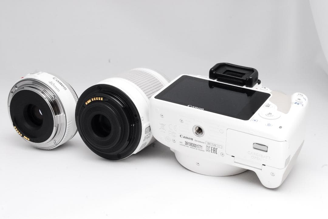 ✨️ Canon EOS Kiss X7 ホワイト ✨️新品級 単焦点レンズ付き