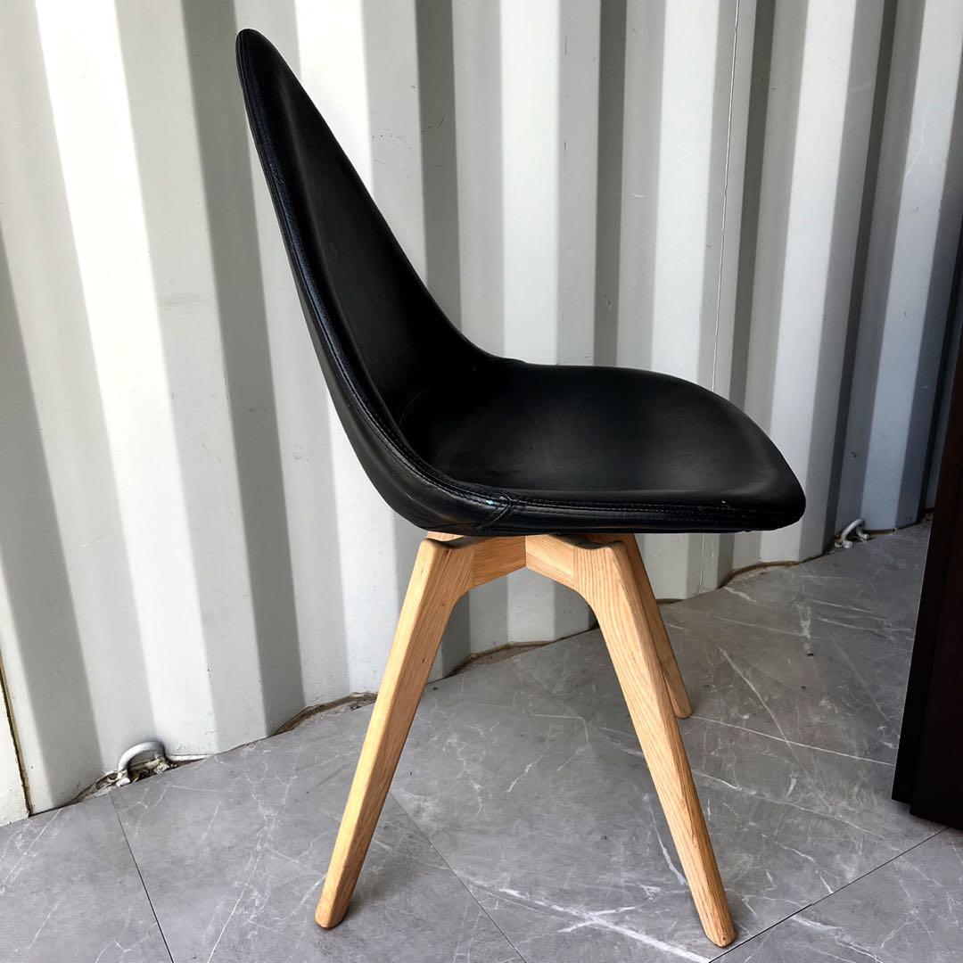取付無料！ボーコンセプト オッタワ 本革ブラック 北欧モダン風ダイニングチェア✨