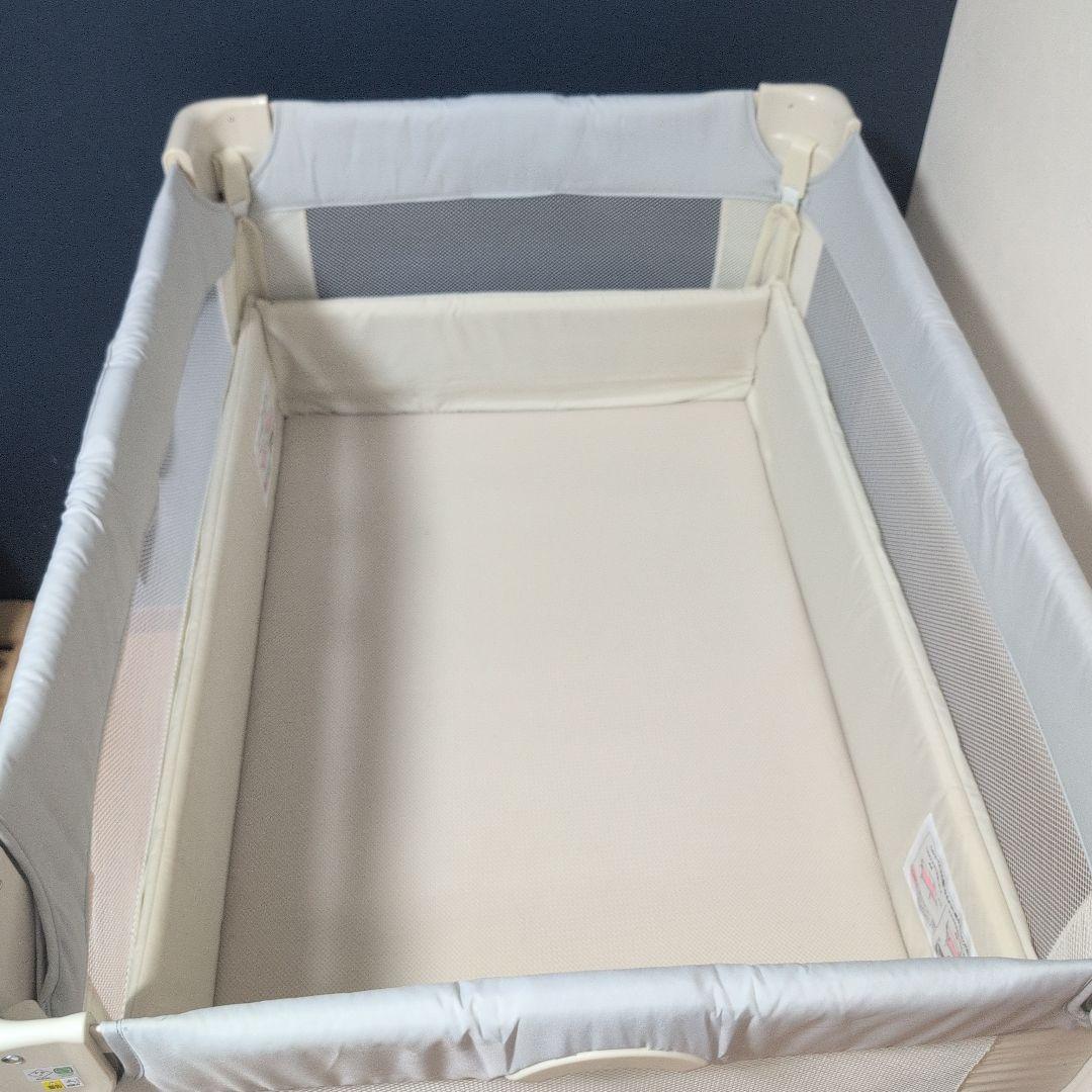 Apricaのベビーベッド（COCONEL）