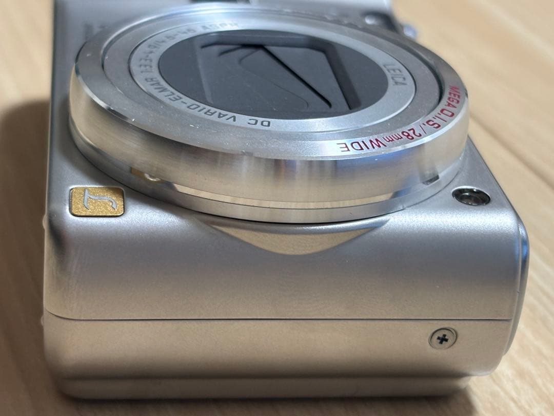 【美品】LUMIX DMC-TZ3 10倍光学ズーム シルバー ケース付属