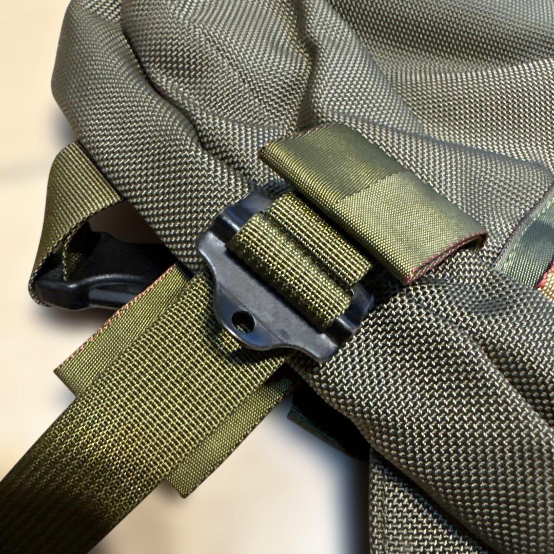 BRIEFING オリーブグリーン メッセンジャーバッグ カーキ