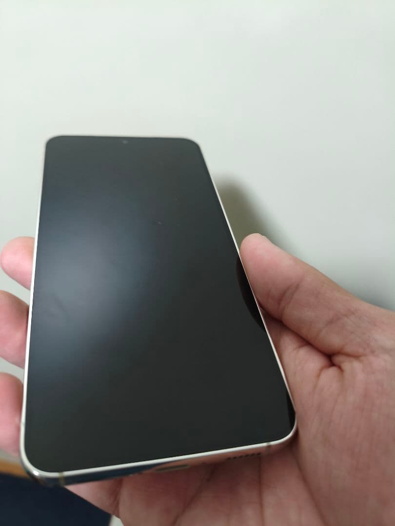 Samsung Galaxy S23 ホワイト 本体