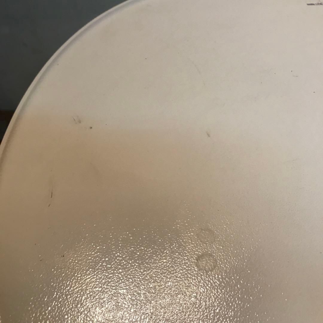 美品　鉄製　ホワイト　サイドテーブル　annachen デザイン　ナイトテーブル