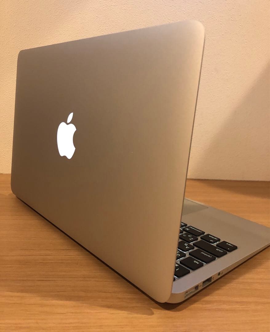 【美品】MacBook air 11-inch Mid 2012 充電回数：95