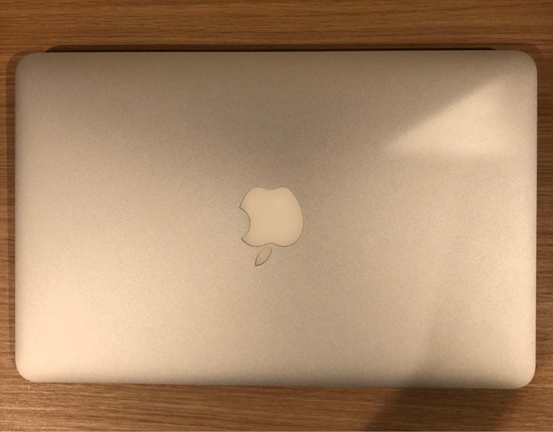【美品】MacBook air 11-inch Mid 2012 充電回数：95