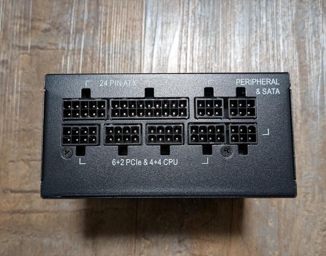 Corsair SF750 Platinum SFX + 12VHPWRケーブル