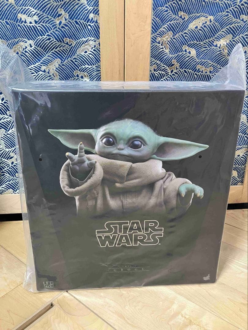 ホットトイズ LMS015 マンダロリアン 1/1 グローグー grogu