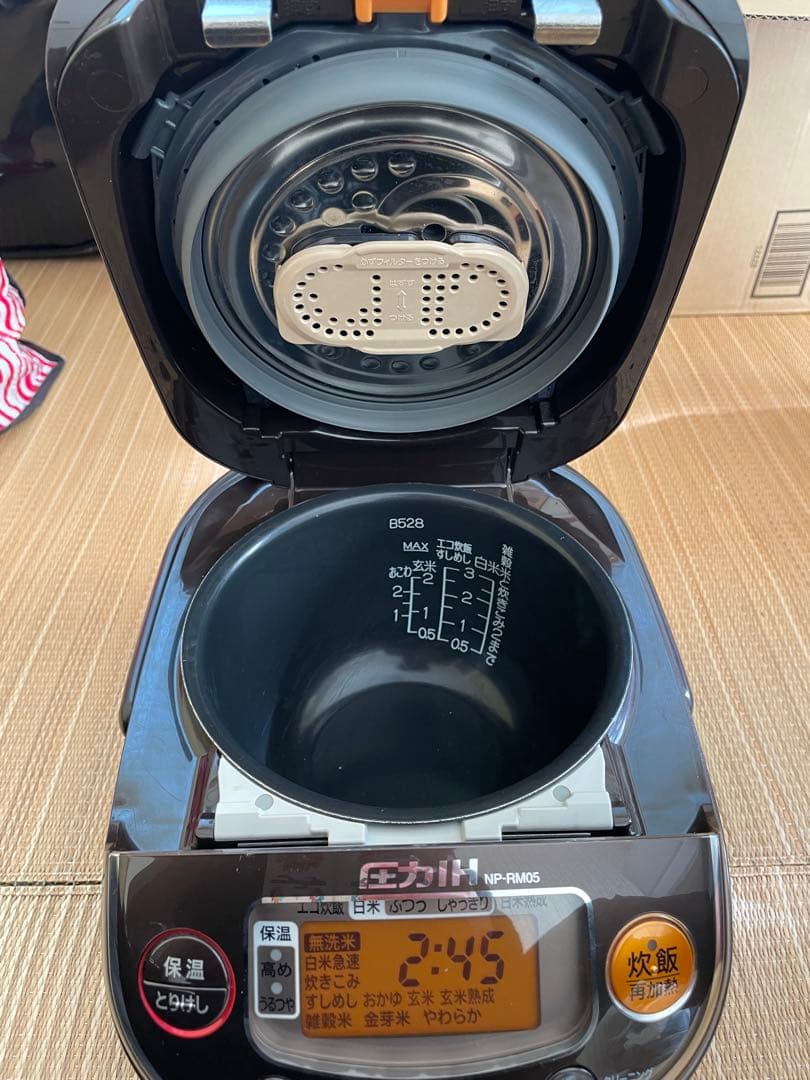 エカリット NP-RM05 炊飯器 ブラック