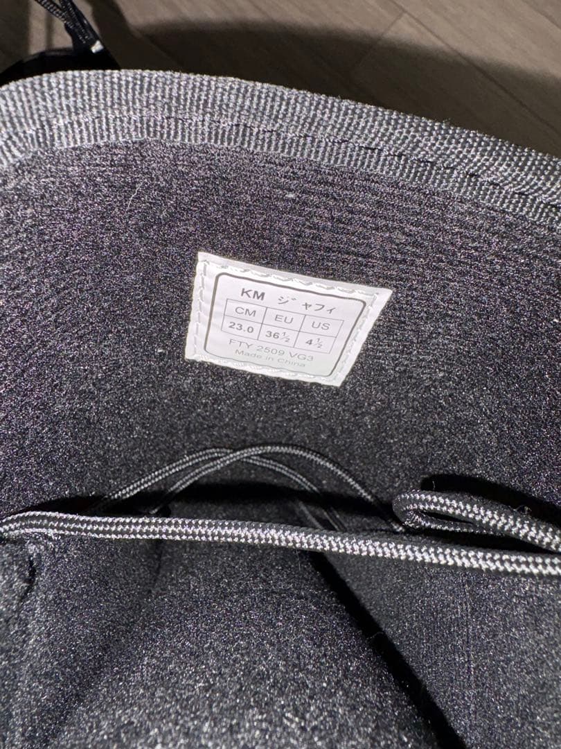 23cm キスマーク　kissmark ブラック　スノボ　ブーツ　レディース