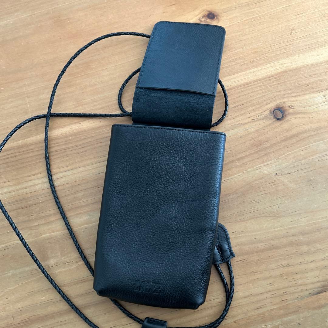 CALEE キャリー　スタッズレザー　スマートフォン　ショルダーポーチ