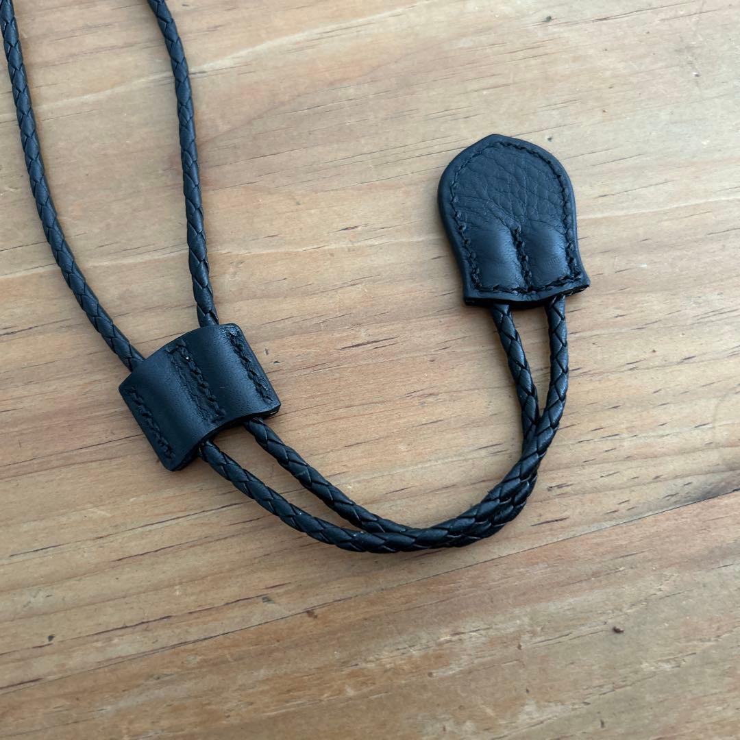 CALEE キャリー　スタッズレザー　スマートフォン　ショルダーポーチ