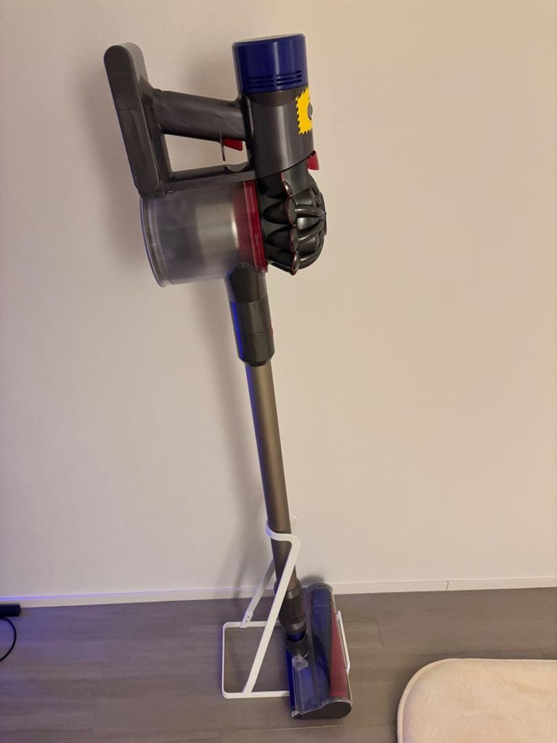 Dyson ダイソン　sv10 本体＋充電器　スタンド付き