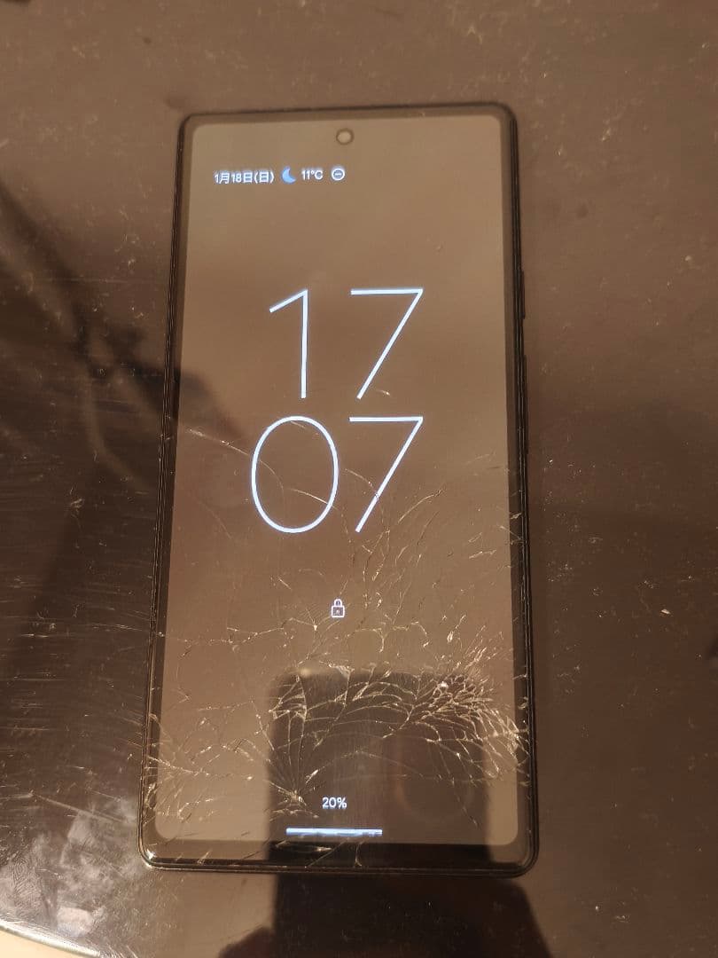 Google Pixel 6a 本体 画面ひび割れあり