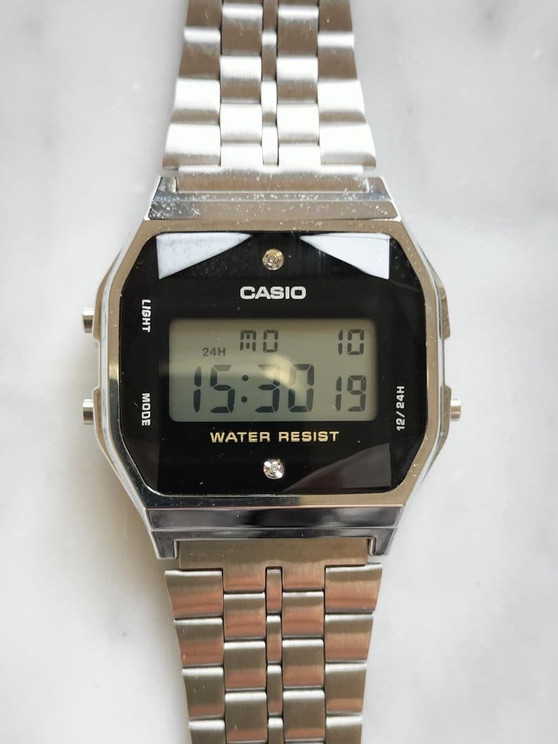 CASIO ダイヤモンド　カットガラス　デジタル腕時計