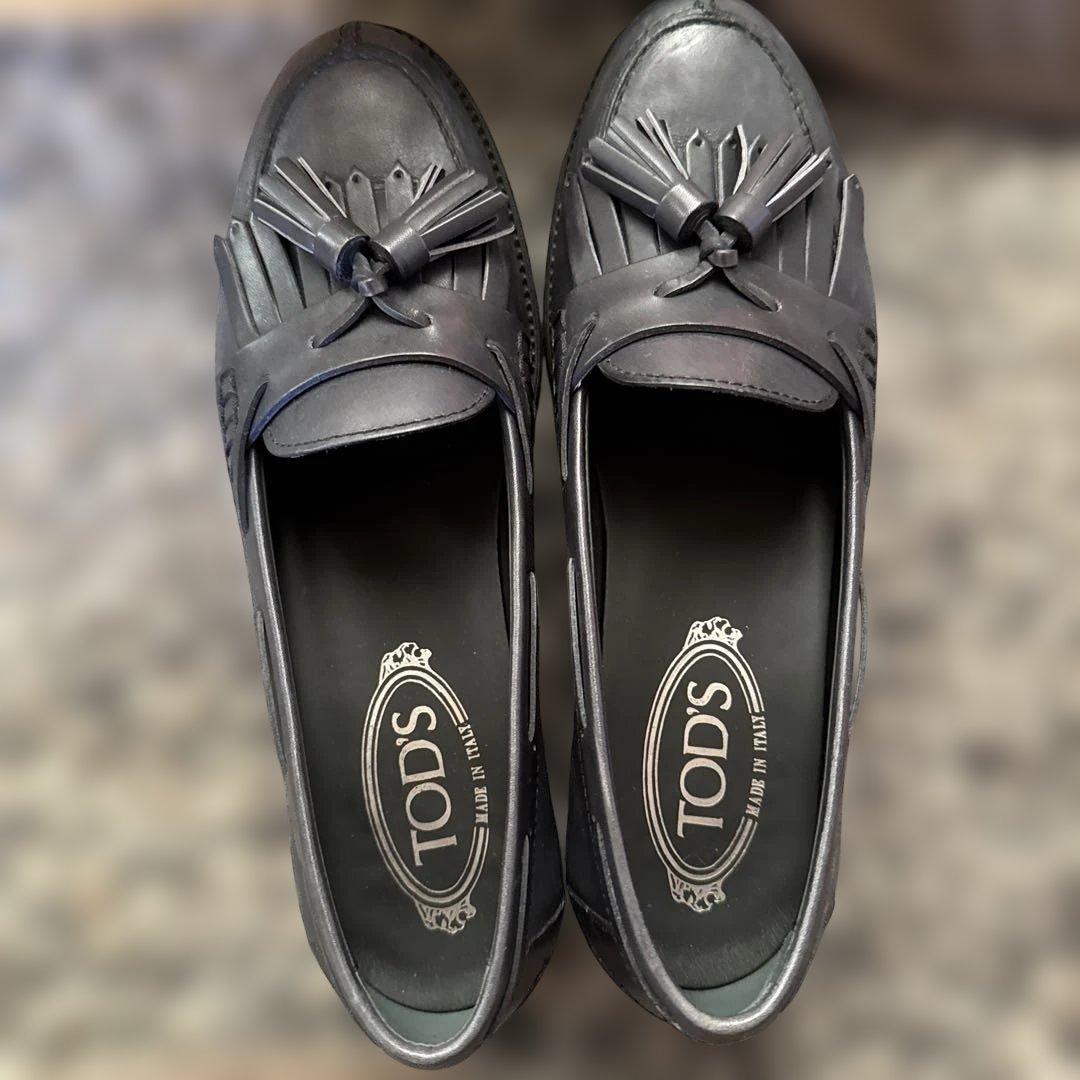 TOD'S トッズ　黒　タッセル　ローファー　24.5