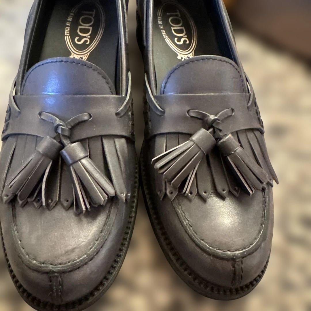 TOD'S トッズ　黒　タッセル　ローファー　24.5