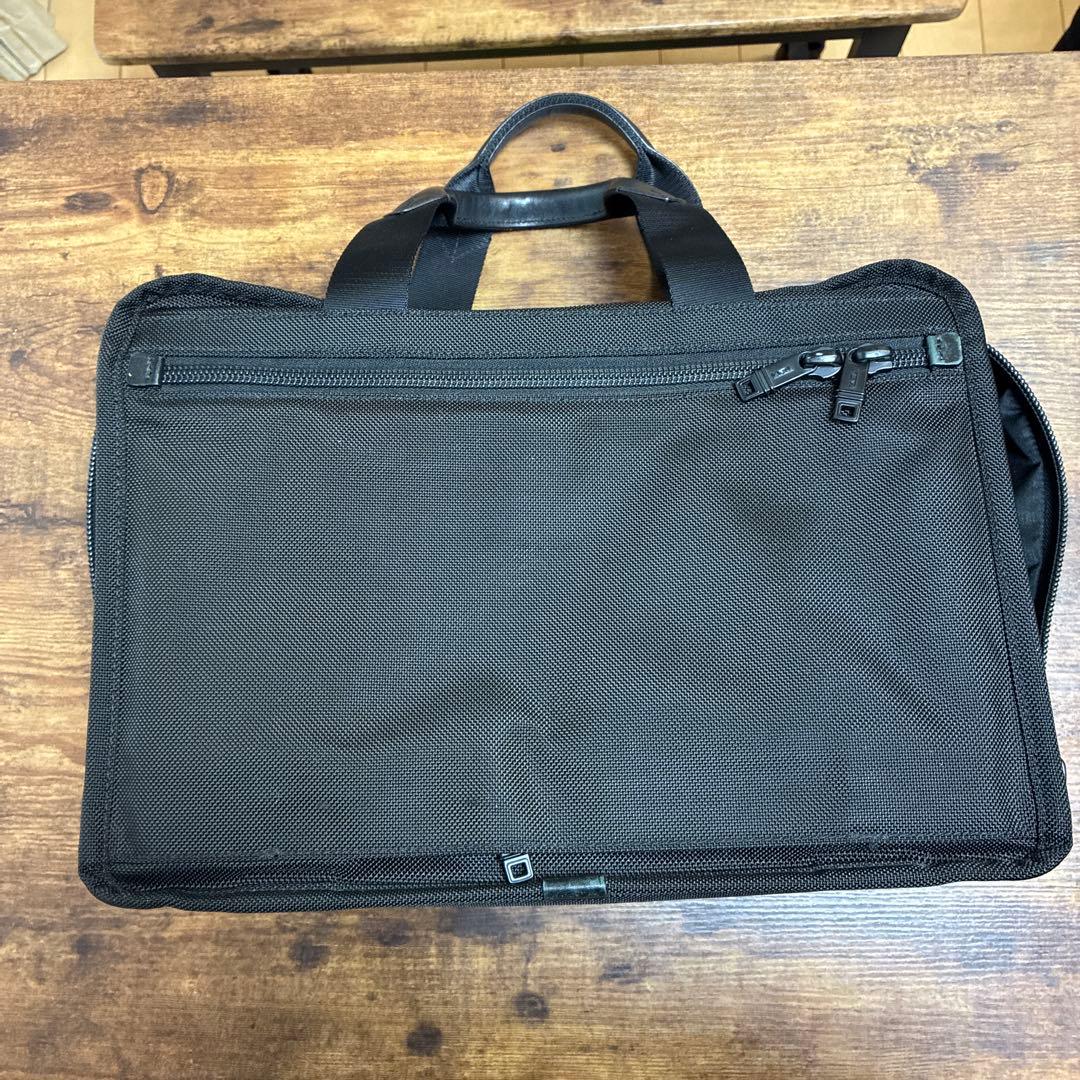 ビジネスバッグ ブラック 収納力高