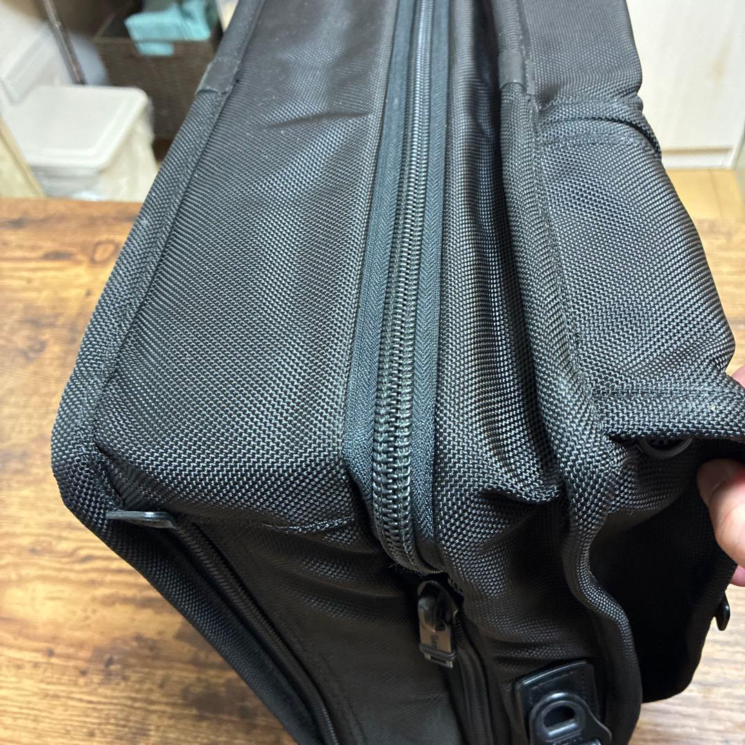 ビジネスバッグ ブラック 収納力高