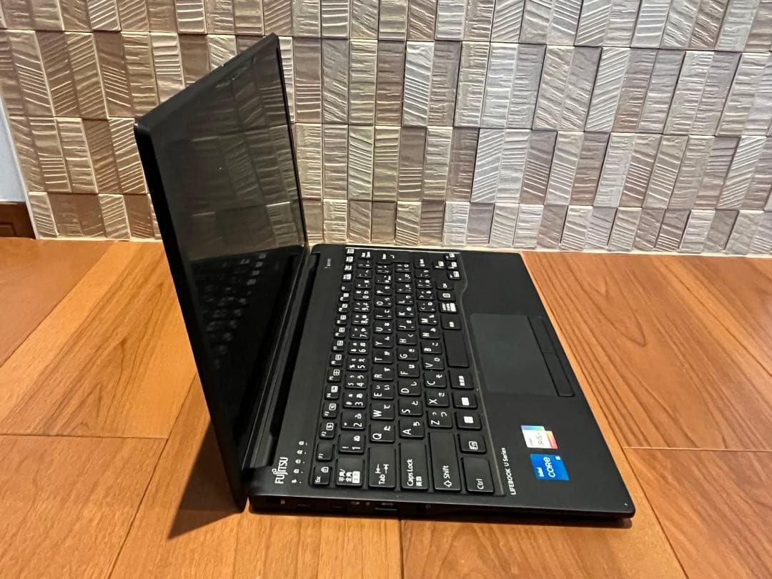 富士通 LIFEBOOK U9313/NX / Core i5-1235U /