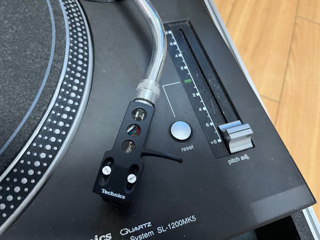 Technics SL-1200 MK5 ターンテーブル 専用ケース付き