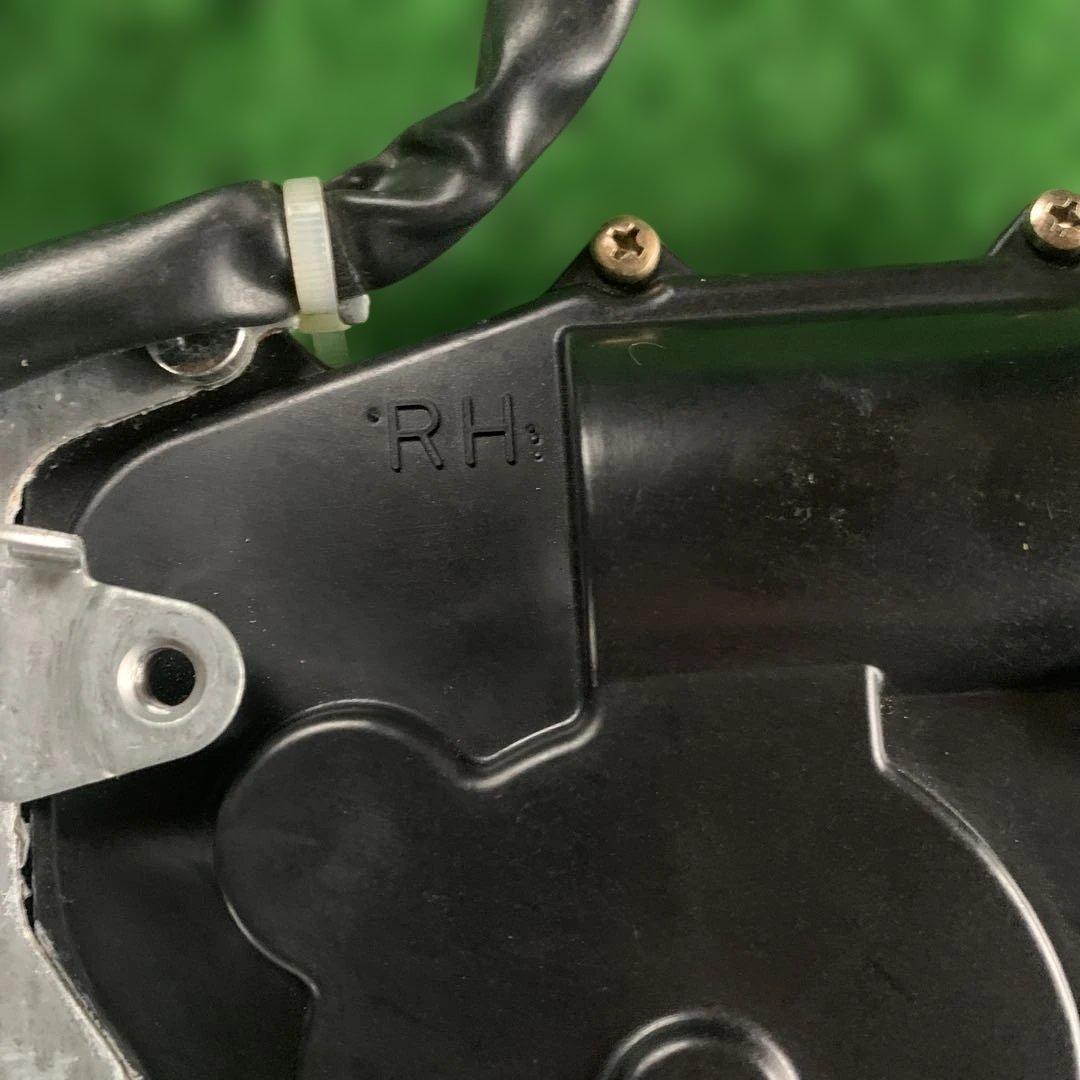 トヨタ　セルシオ　30 31 後期　純正ドアロックアクチュエーター　右前　中古品