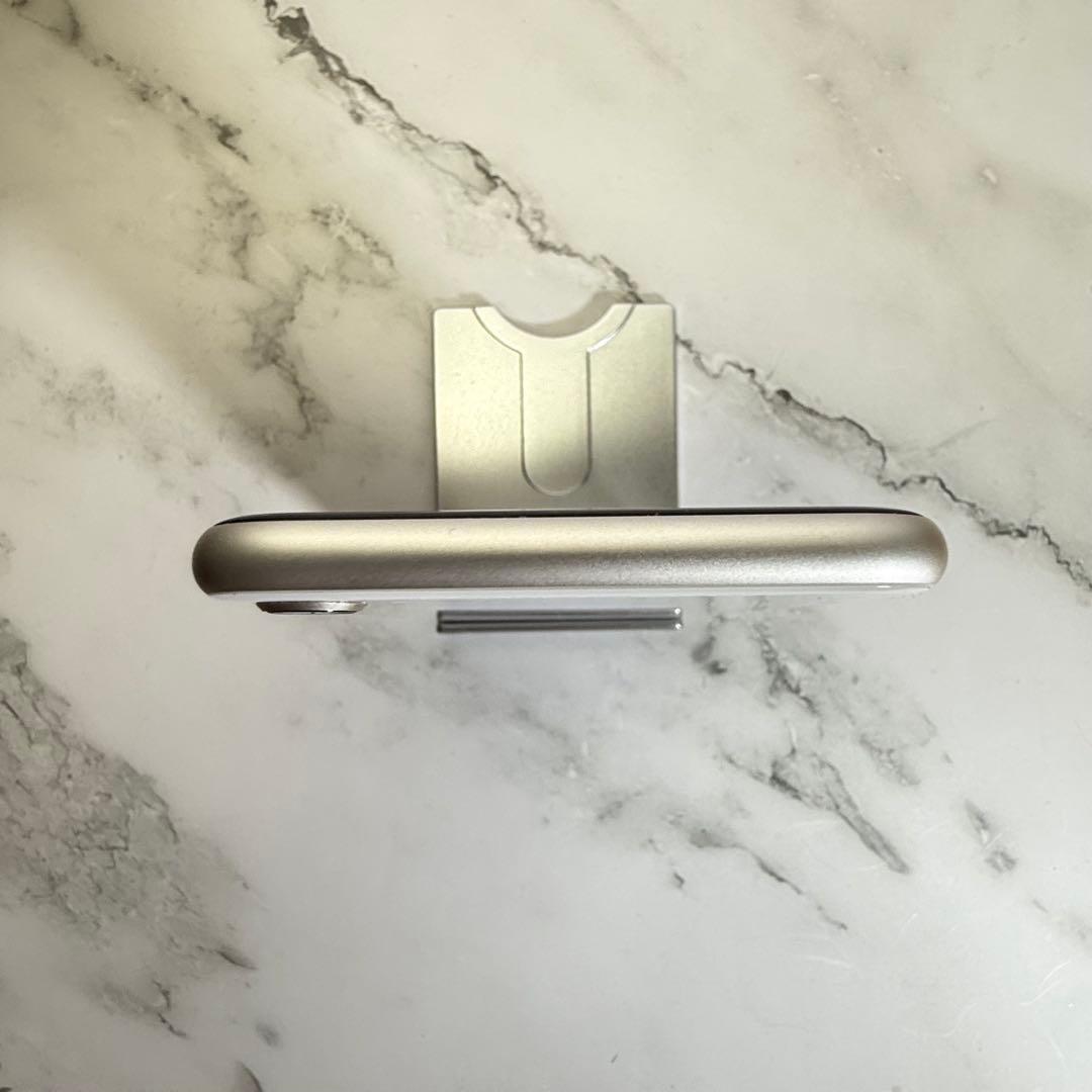 ★美品　iPhone SE 3 128GB SIMフリー バッテリー100%