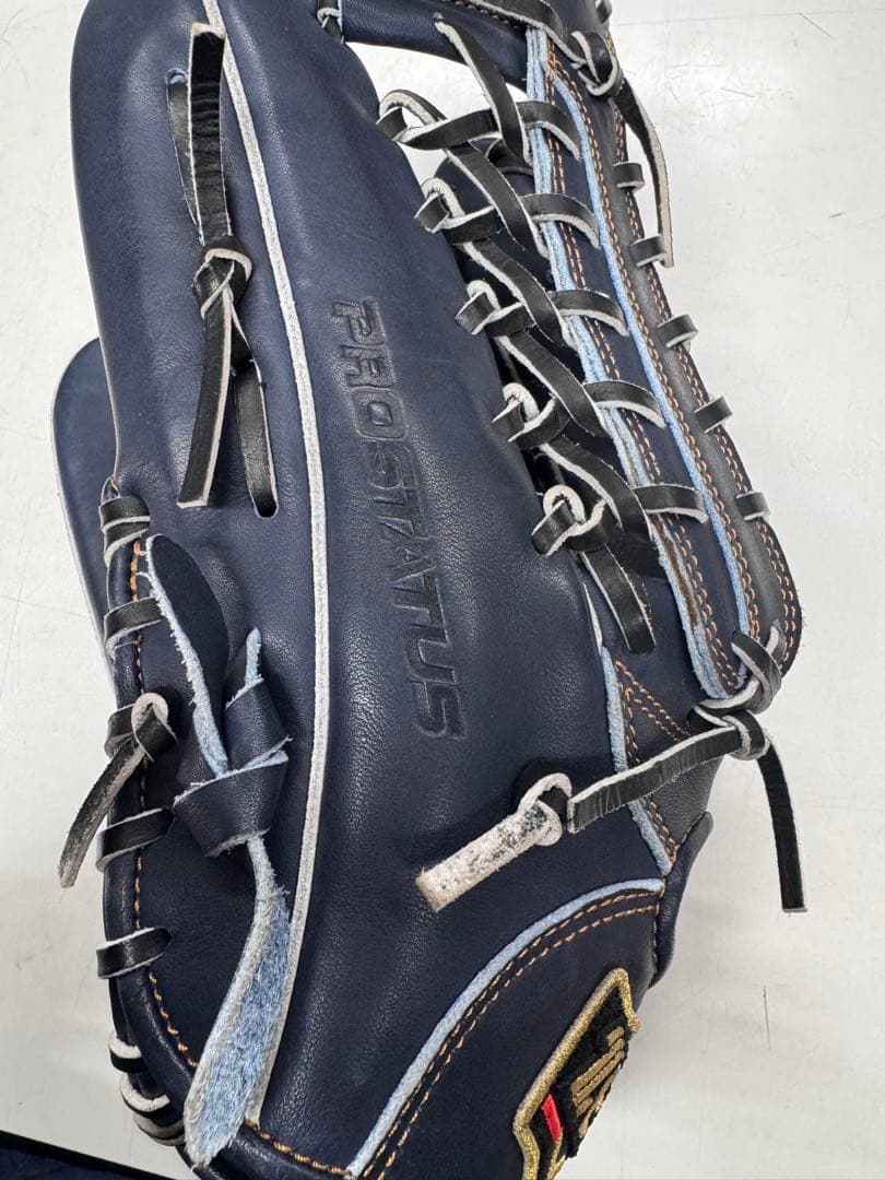 【美品】ゼット PRO STATUS 軟式用　外野手用　左用