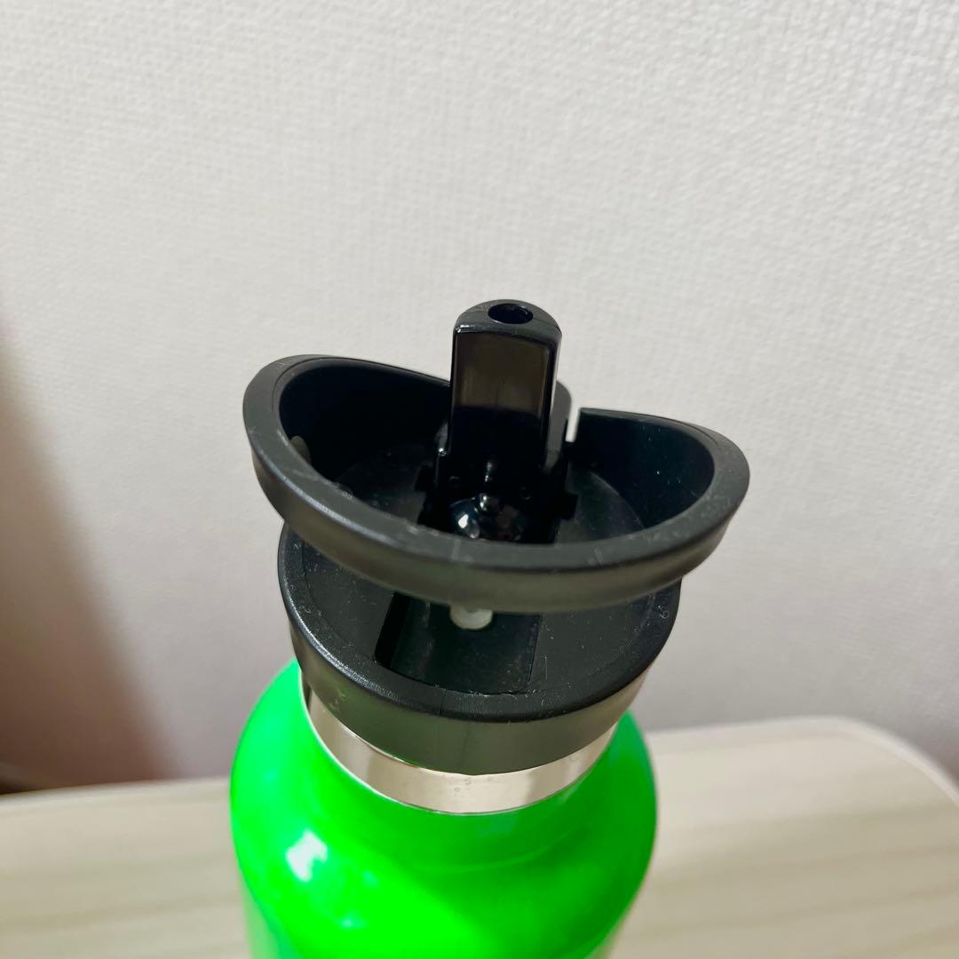 プラダ（PRADA）のステンレススティール製保温ウォーターボトル（500ml）