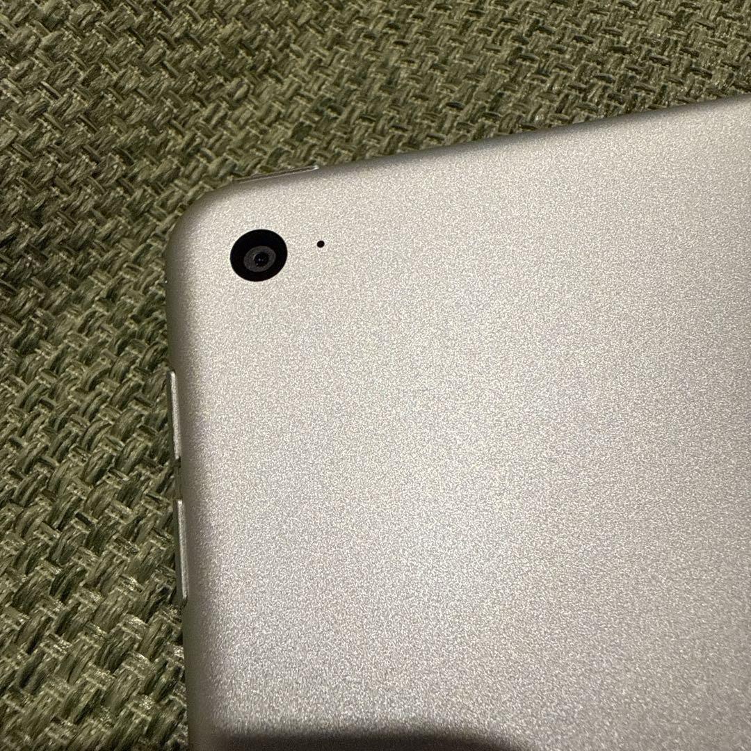 Apple iPad Air2シルバー 128GB Wi-Fiモデル