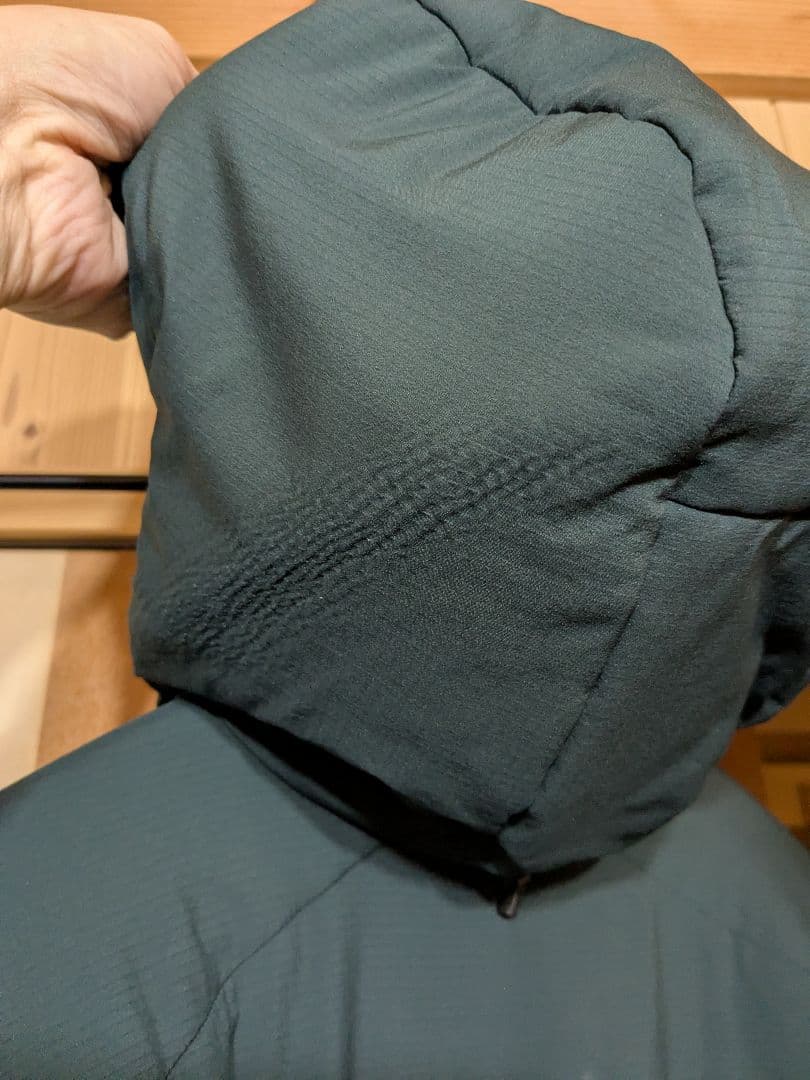 ARC'TERYX　アトムARフーディ