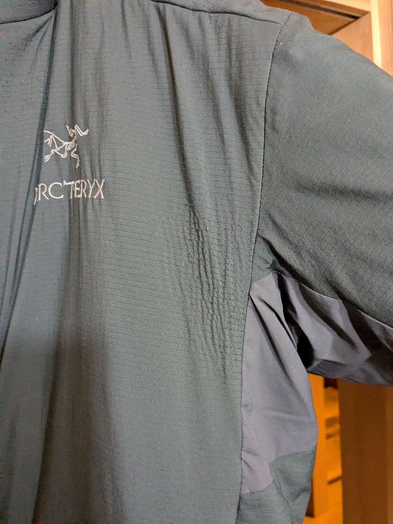 ARC'TERYX　アトムARフーディ