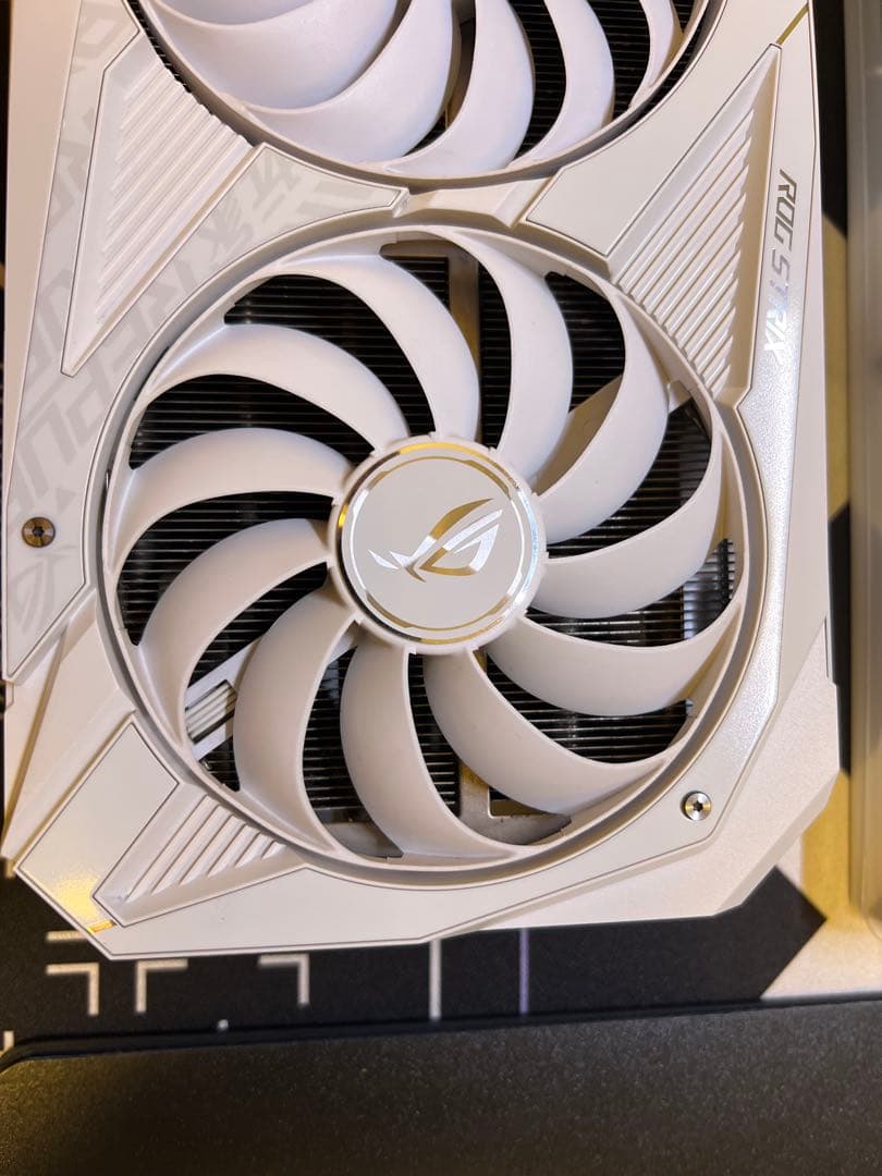 グラフィックボード・グラボ・ビデオカード rog GeForce RTX3090 O24G white