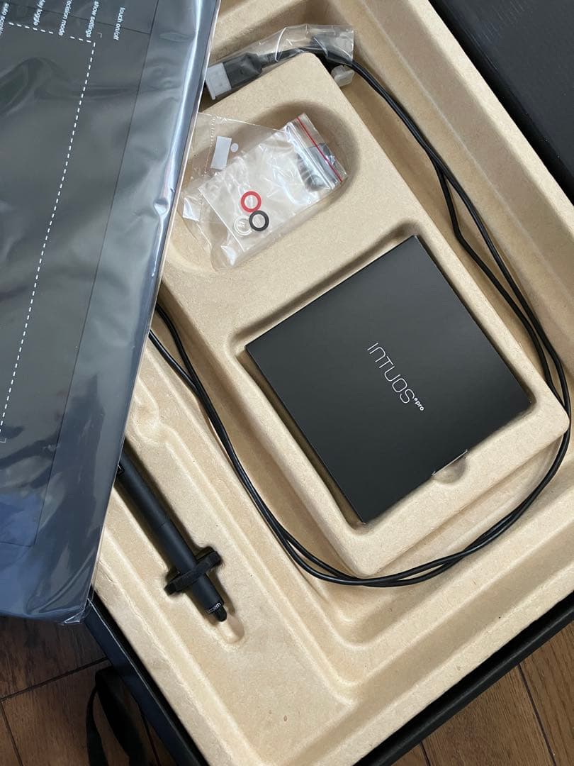 Wacom Intuos Pro クリエイティブペンタブレット