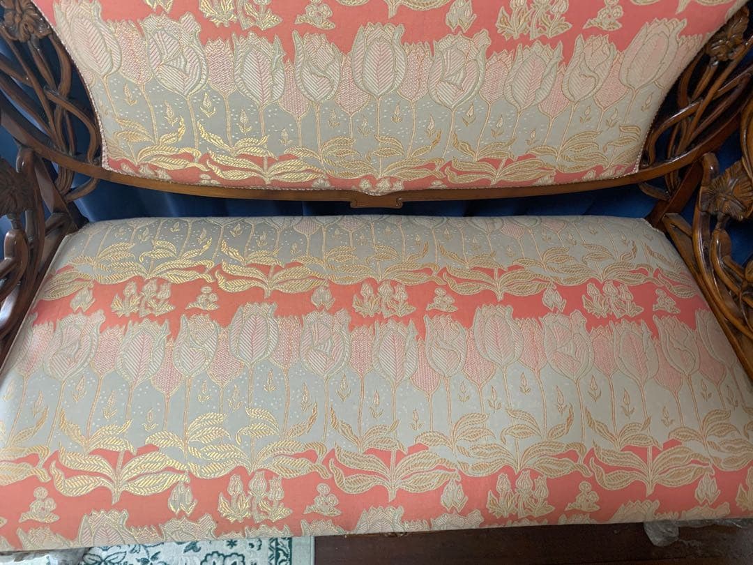 メデア社　イタリア製アンティークソファー