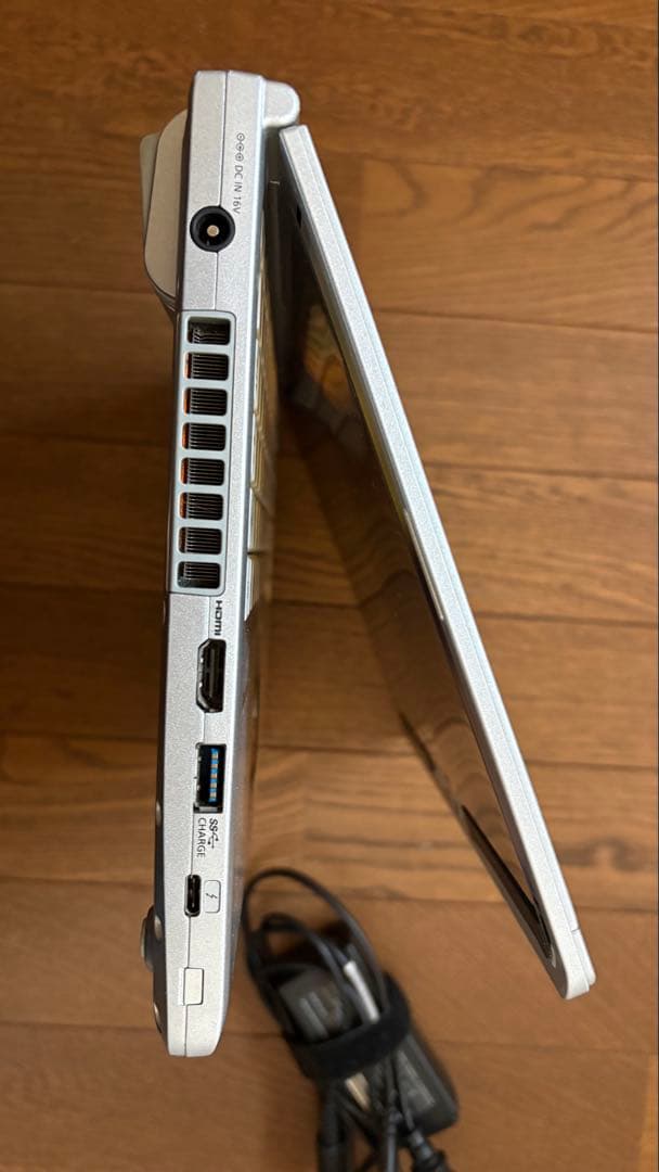 Panasonic Let's note CF-SV8 中古