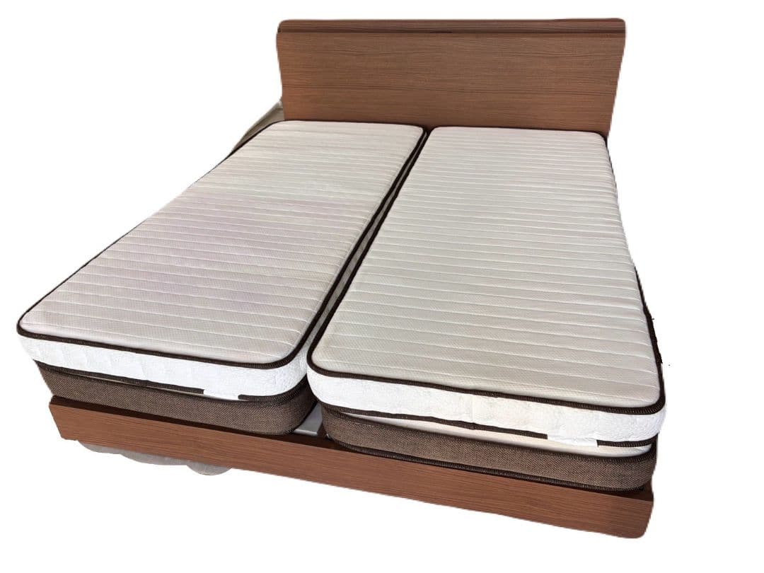 【現地引取OK】ブラウン木製クイーンベッド(マットレス付き)