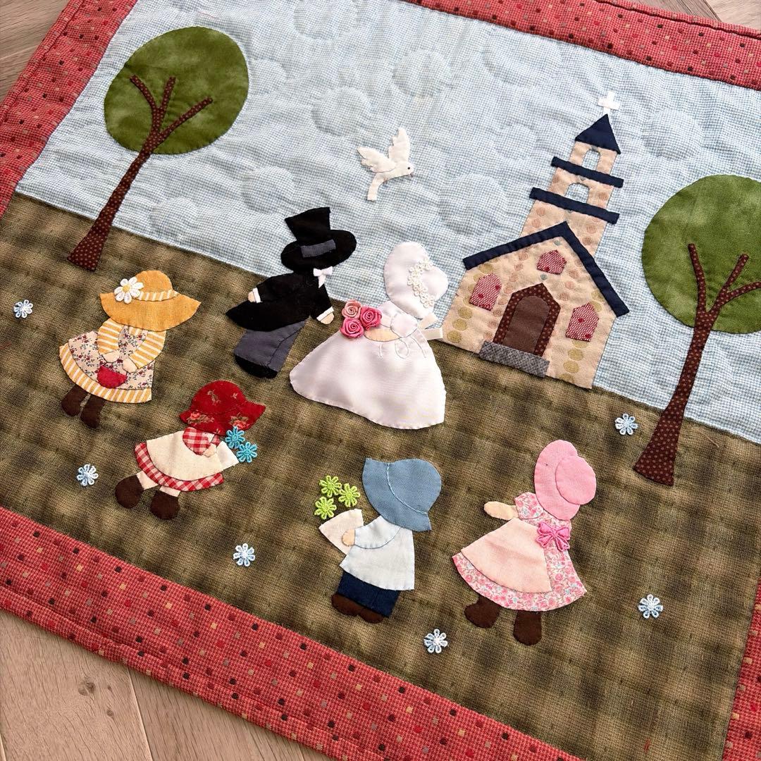 パッチワークタペストリー　スーちゃん　キルト