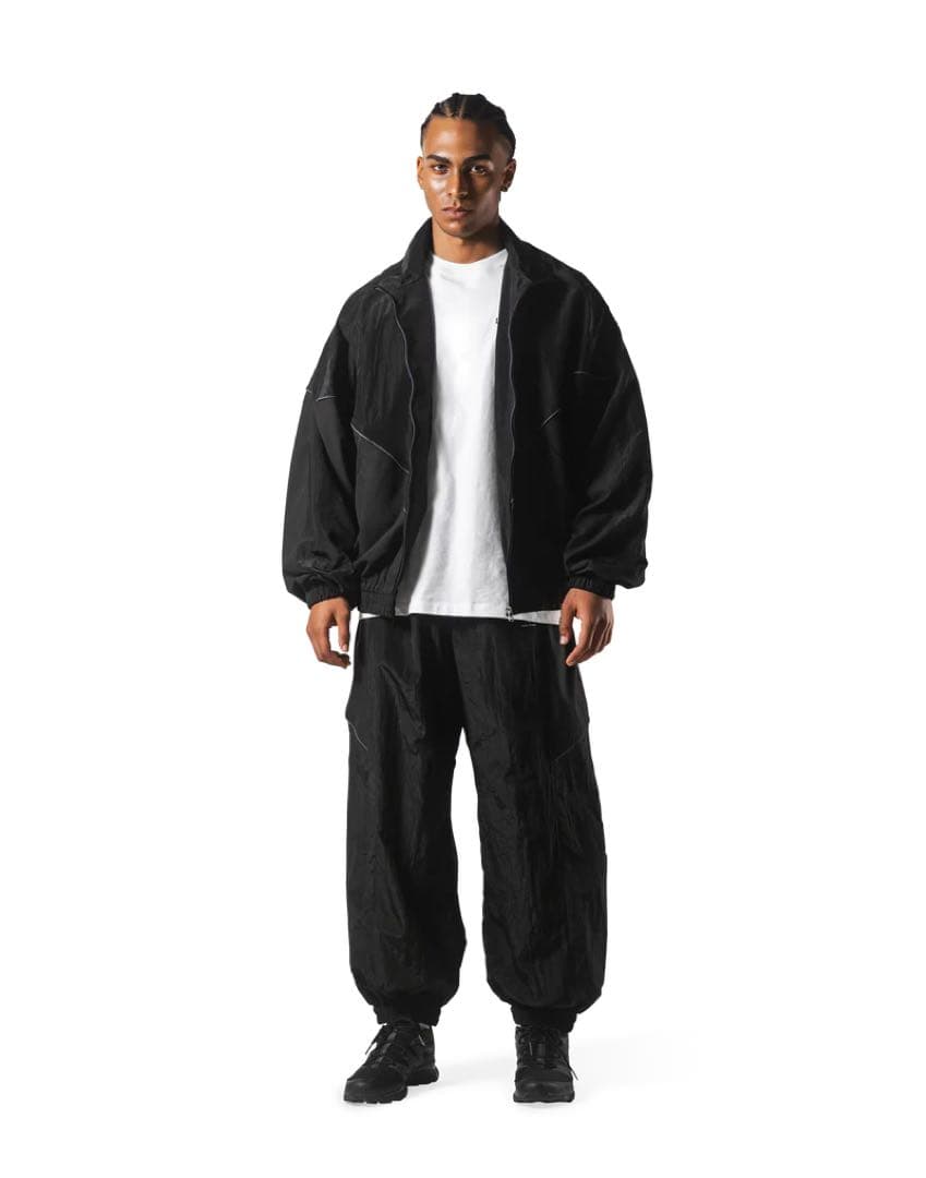 LYFT★黒Ｍ★V-FORM TRACK JACKET、ナイロンジャケット、限定