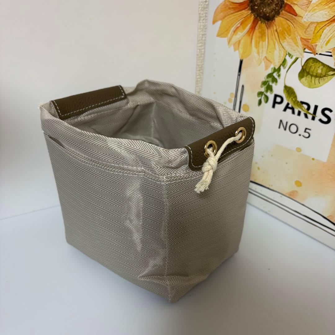 未使用品☆本革キューブバッグ グレージュ インナーバッグ付き　南京錠