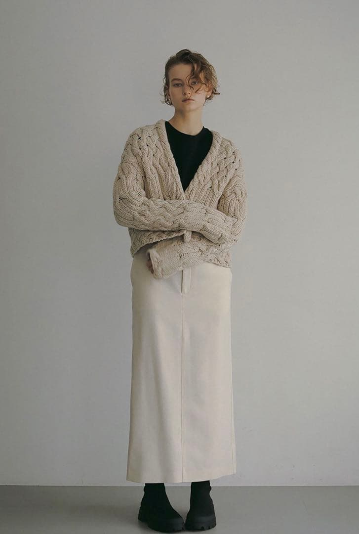 HER. 未使用 ハンドニットカーディガン ベージュ エトレ