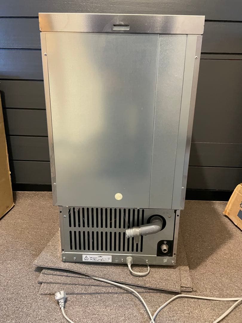 製氷機 シルバー 小傷あり