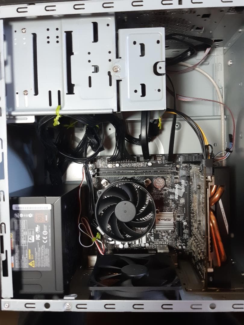 自作PC　i5 8400・8GB・SSD128GB・R9 380・Win11