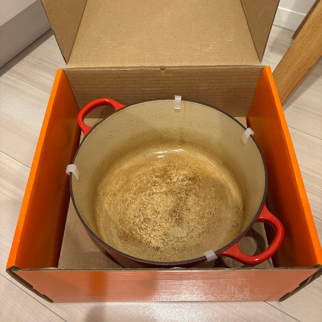 ルクルーゼ ココットロンド 24