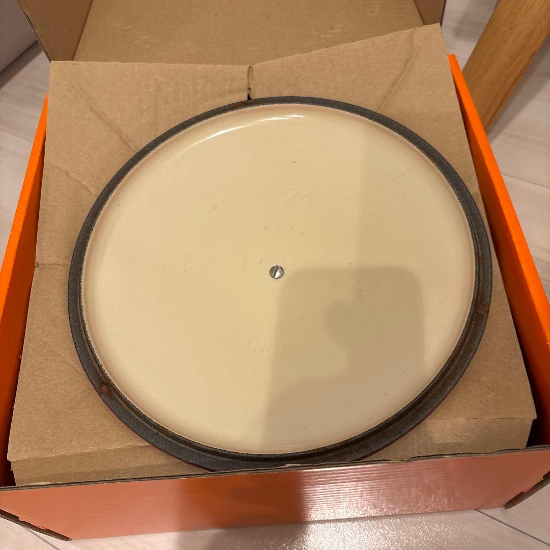 ルクルーゼ ココットロンド 24