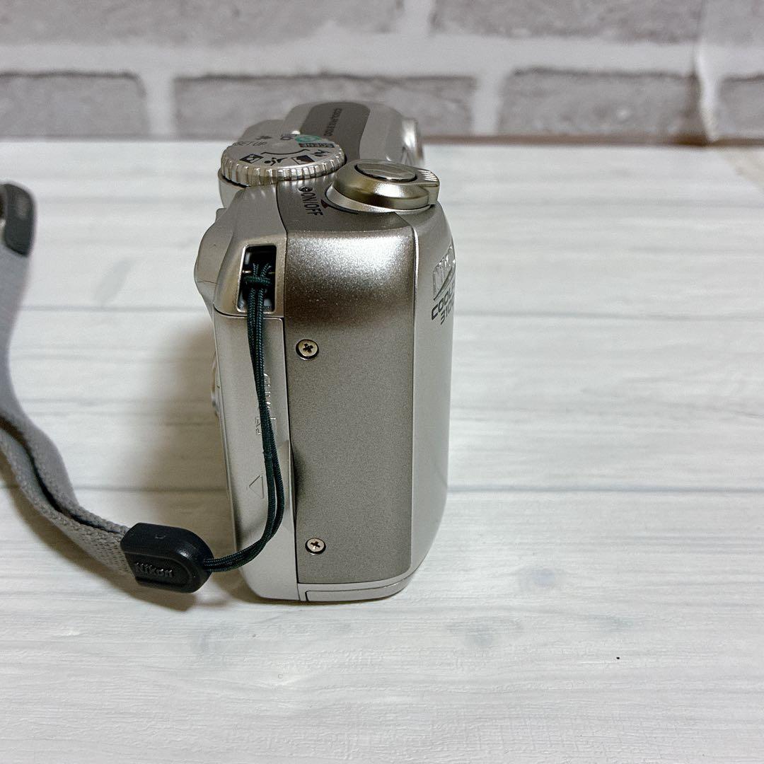 美品　Nikon COOLPIX 3100 デジカメ 箱付き
