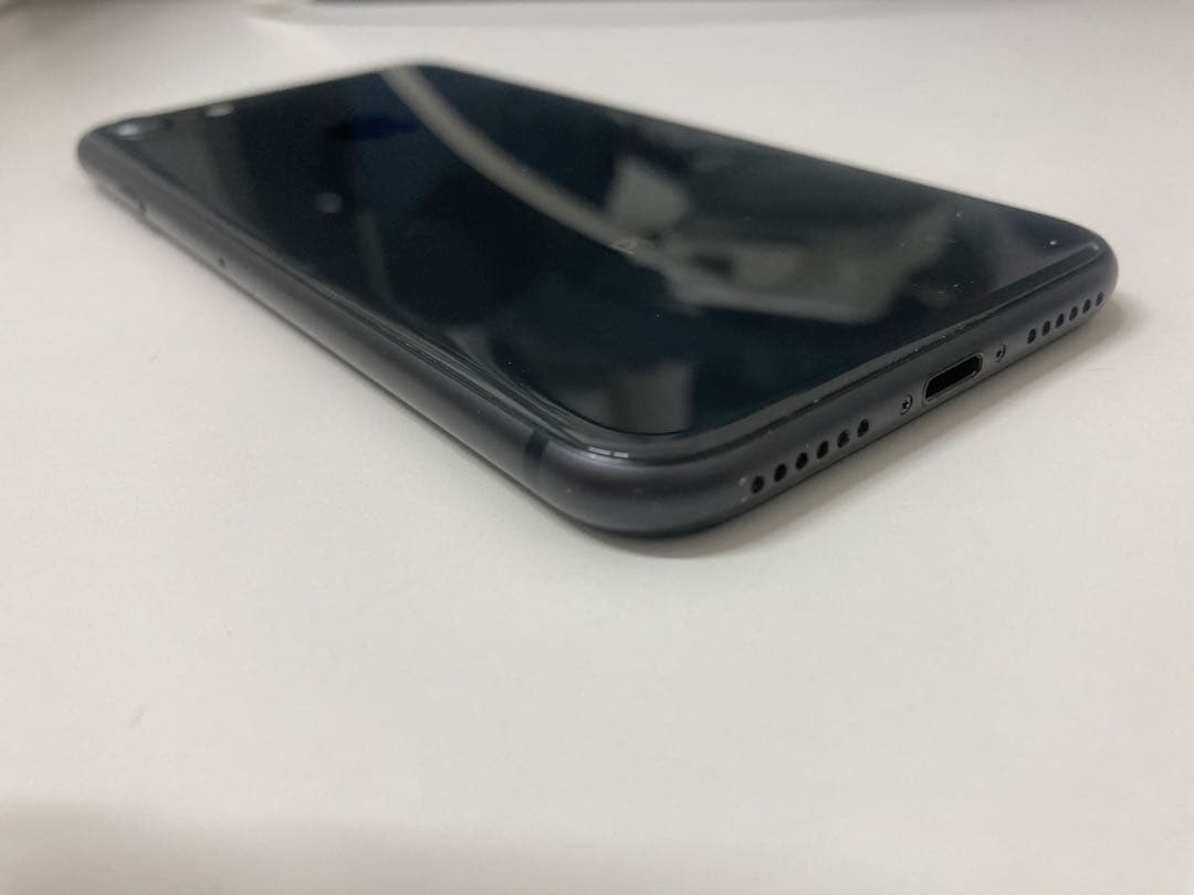 iPhone 8 ブラック　64GB SIMフリー　K1740